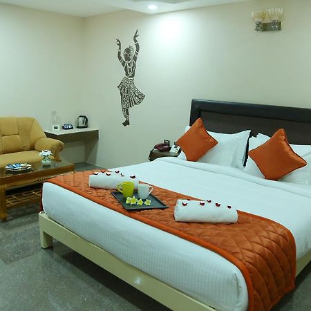 Athena Hotel Tiruvannāmalai Dış mekan fotoğraf