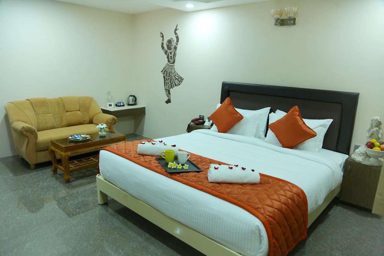 Athena Hotel Tiruvannāmalai Dış mekan fotoğraf