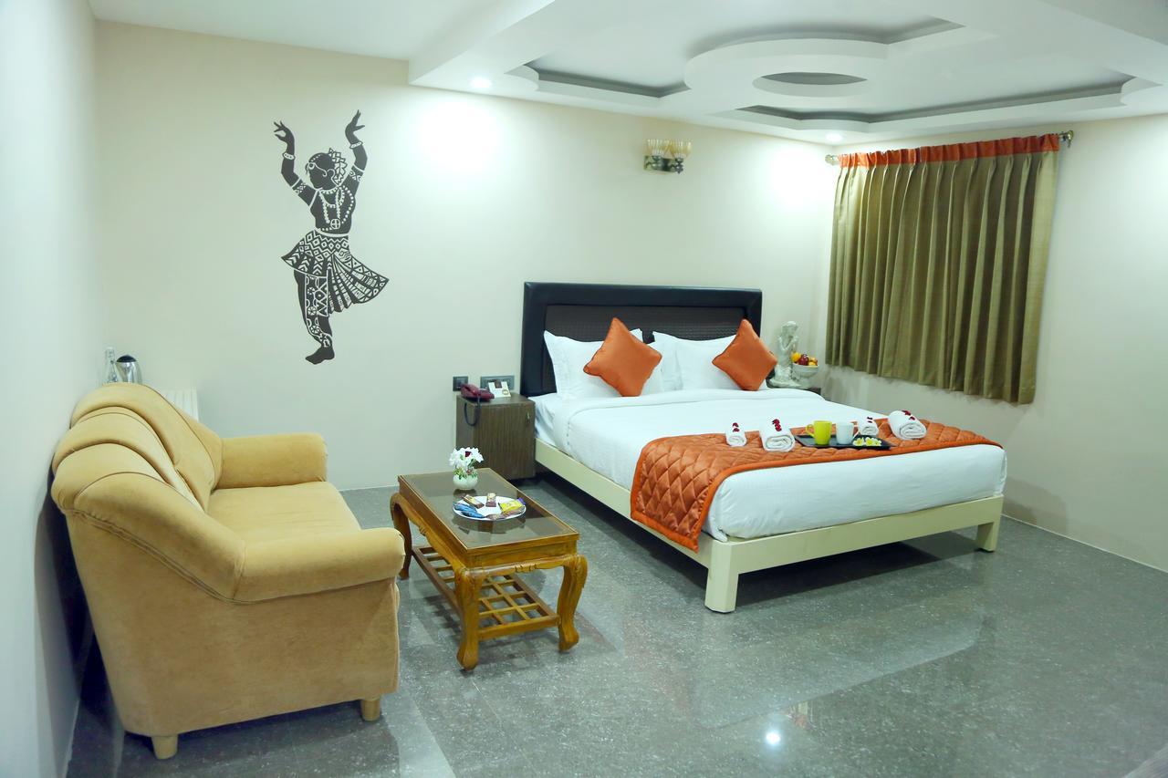 Athena Hotel Tiruvannāmalai Dış mekan fotoğraf